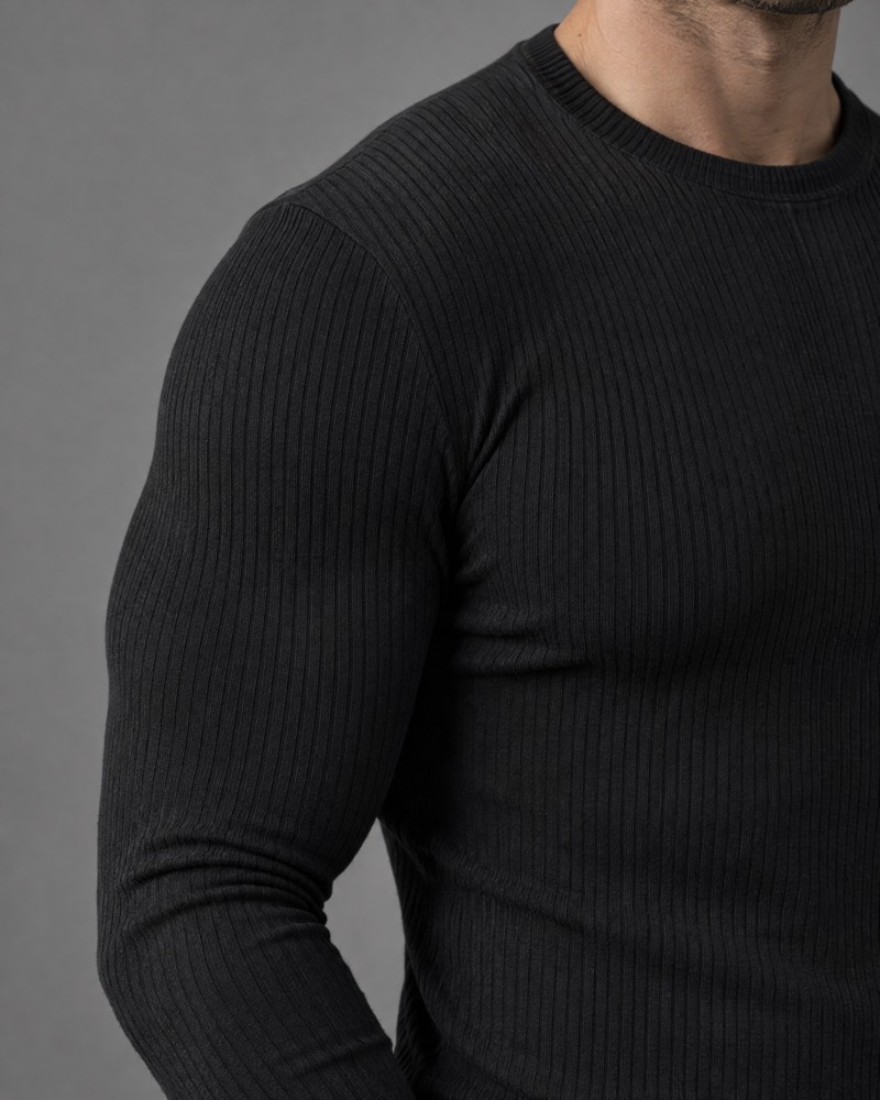 Onyx 2x2 rib long sleeve following the chest and arm